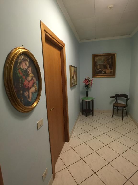 Casa Religiosa Per Ferie Ancelle Del Santuario Hotel Рим Екстериор снимка